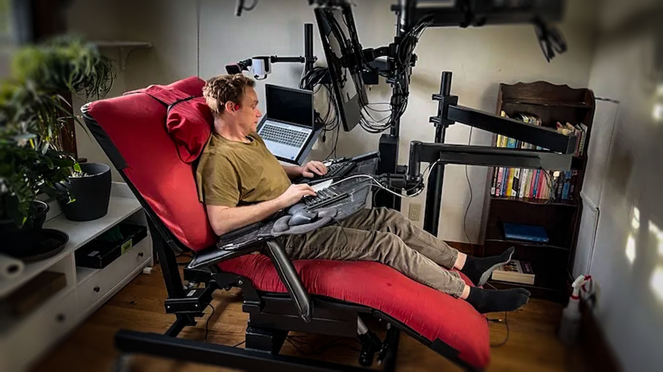 ergoquest-zero-gravity-workstations-post-2